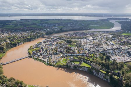 Vue panoramique aérienne imprenable sur le Chepstow, River Wye, Monmouthshire, Pays de Galles, Angleterre, Royaume-Uni