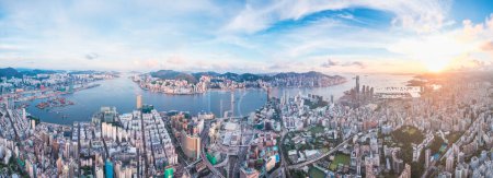 Stadtlandschaft des berühmten Reisedenkmals, Luftaufnahme von Hongkong, Victoria Harbour, tagsüber