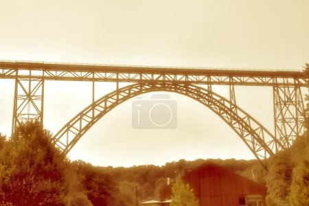 Foto de High steel Mngstener Railroad Bridge in Solingen as a World Heritage Site - Imagen libre de derechos