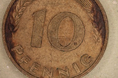 Foto de Euro coins in cent under the microskope - Imagen libre de derechos