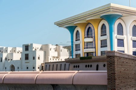 Téléchargez les photos : Le Palais Al Alam, l'une des six résidences sultaniques, situé dans le Vieux Mascate au Sultanat d'Oman. - en image libre de droit
