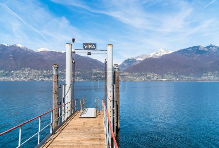 Téléchargez les photos : Masse de la Vira sur le lac Majeur à Vira Gambarogno, district de Locarno, dans le Tessin, Suisse - en image libre de droit