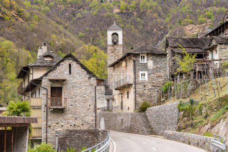 Das antike Dorf San Bartolomeo im Verzasca-Tal, Bezirk Locarno im Kanton Tessin, Schweiz