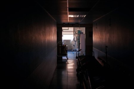 Téléchargez les photos : Entrée de la salle de choc, au service d'urgence d'un hôpital universitaire. - en image libre de droit