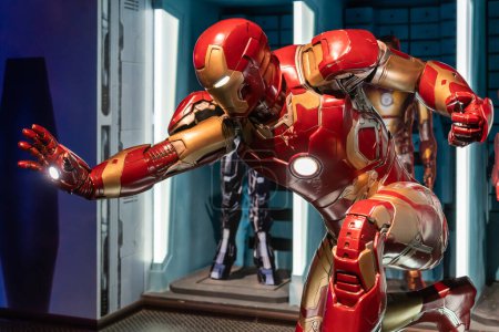 Téléchargez les photos : Shah Alam, Malaisie - 17 avril 2023 : La cire d'Iron Man 3 est exposée au Red Carpet 2 à I-City Shah Alam. Il s'agit d'un film américain de super-héros basé sur le personnage de Marvel Comics Iron Man.. - en image libre de droit