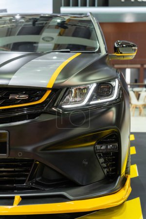 Téléchargez les photos : Serdang, Malaisie - 5 mai 2023 : Le nouveau concept-car Proton R3 exposé au Salon de l'auto de Malaisie a eu lieu au Malaysia Agro Exposition Park Serdang (MAEPS). - en image libre de droit