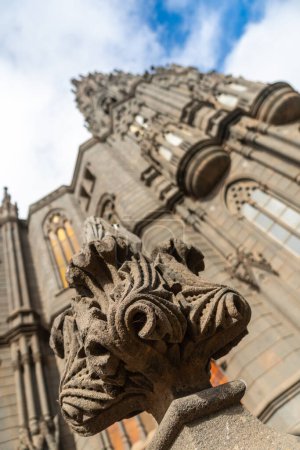 Foto de Pequeña escultura en la Iglesia de San Juan Bautista, Catedral de Arucas, Gran Canaria, España. - Imagen libre de derechos