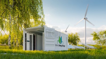 Ein offener Industriecontainer, der Batteriemodule als Energiespeicher beherbergt, eingebettet in eine wunderschöne Wiese mit Birken im Hintergrund mit Solar- und Windkraftanlagen. 3D-Darstellung.
