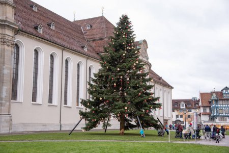 Téléchargez les photos : Sankt Gallen, Saint-Gall, SUISSE - 07 décembre 2019 : La ville de Saint-Gall en Suisse d'humeur de Noël - en image libre de droit