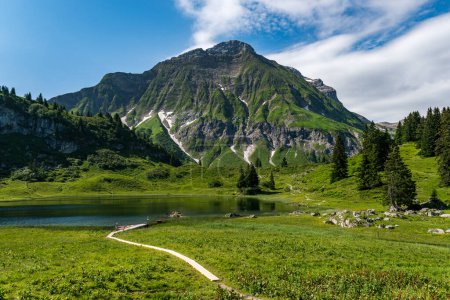 Téléchargez les photos : Belle randonnée au Koerbersee dans les monts Lechquellen - Warth-Schroecken - Bregenzerwald dans le Vorarlberg - en image libre de droit