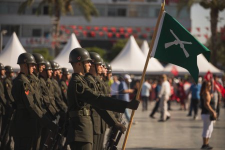 Foto de Izmir, Turquía - 9 de septiembre de 2022: Soldados turcos en la ceremonia del día de la liberación de Izmir en la Plaza de la República Izmir Turquía - Imagen libre de derechos