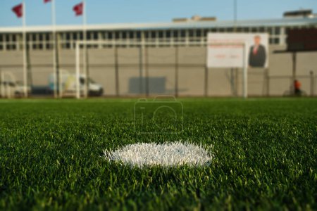 Téléchargez les photos : Close up shot of a penalty spot in football pitch - en image libre de droit