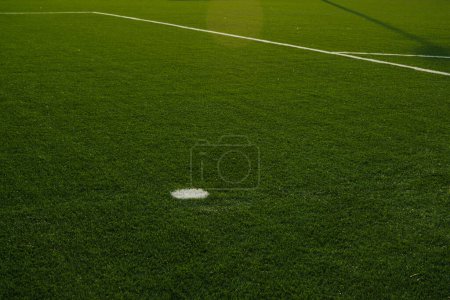 Foto de Close up shot of a penalty spot in football pitch - Imagen libre de derechos