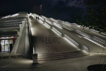 Foto de Tirana, Albania - November 28, 2023: Nighttime shot focusing solely on the stairs of Tirana Pyramid - Imagen libre de derechos