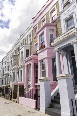 Téléchargez les photos : London street et ses couleurs à Notting Hill - en image libre de droit