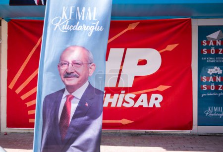 Téléchargez les photos : Izmir, Seferihisar, Turquie 05.18.2023 2023 Affiche de l'élection présidentielle et mots du chef du Parti populaire républicain, M. Kemal Kilicdaroglu - en image libre de droit