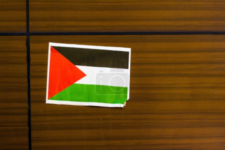 Téléchargez les photos : Papier Palestine Drapeau, collé sur panneau en bois, prise de vue rapprochée - en image libre de droit