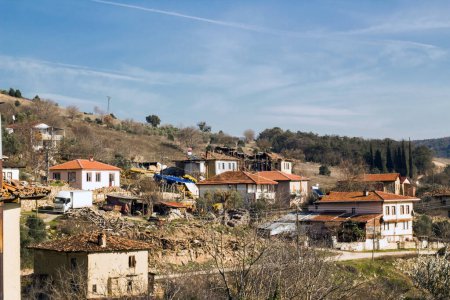 Téléchargez les photos : Village de sept cents ans non restauré de l'Empire ottoman, dans la province de Bilecik, en Turquie, sur la route soufie. - en image libre de droit