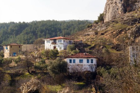 Téléchargez les photos : Village de sept cents ans non restauré de l'Empire ottoman, dans la province de Bilecik, en Turquie, sur la route soufie. - en image libre de droit