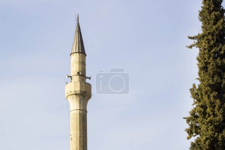 Téléchargez les photos : Minaret Mosquée historique avec haut-parleur et balcon - en image libre de droit