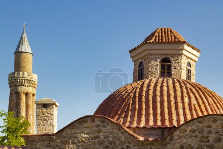 Das Gebäude, das im 13. Jahrhundert als Bad erbaut wurde, heute aber als Museum genutzt wird, befindet sich in Antalya, Türkei..