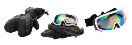 Foto de Equipo de esquí gafas con guantes aislados en el camino de recorte blanco - Imagen libre de derechos