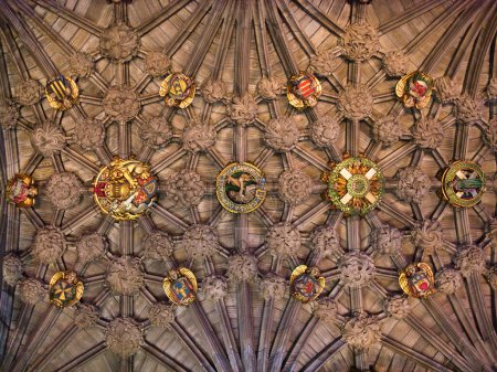 Téléchargez les photos : Patrons de plafond décoratifs et décoration dans la chapelle Thistle dans la cathédrale St Giles à Édimbourg Old Town, Écosse, Royaume-Uni - en image libre de droit