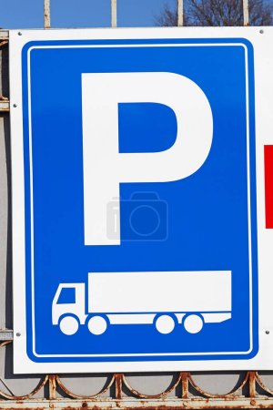 Foto de Señal de estacionamiento para camiones - Imagen libre de derechos