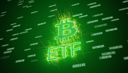 Téléchargez les photos : Illustation du mot clé ETF et le signe Bitcoin en vert sur un fond abstrait sombre - concept d'entreprise. - en image libre de droit