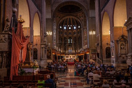 Foto de La vista interior de la catedral - Imagen libre de derechos