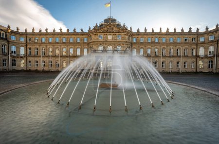 Téléchargez les photos : La fontaine de la ville de Stuttgart en Allemagne - en image libre de droit