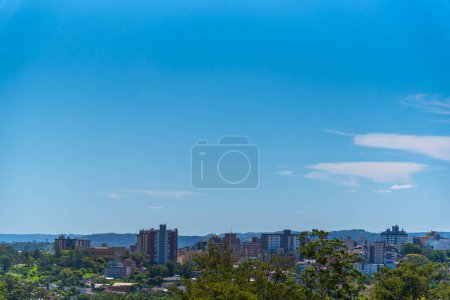Téléchargez les photos : Vue de la ville de Santa Maria, RS, Brésil. Ville universitaire, cœur du Rio Grande. Santa Maria da Boca do Monte. - en image libre de droit