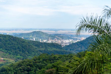 Vue sur la ville de Santa Maria RS Brasil depuis le point de vue d'Itaara. Villes de la région centrale. Santa Maria RS.