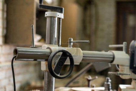 Foto de Equipo de carpintería. Primer plano de las herramientas de carpintería en un taller - Imagen libre de derechos