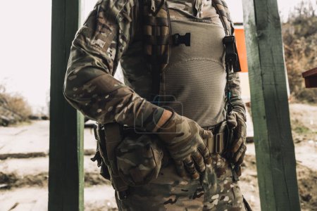 Foto de Soldier. Close up of person in military uniform - Imagen libre de derechos