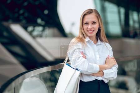 Photo for Business woman. Confident young business woman feeling good - Royalty Free Image