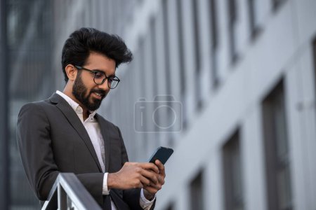Photo for Young hindu elegant man in the office area - Royalty Free Image