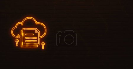 Téléchargez les photos : Les services de stockage Cloud s'intègrent souvent à d'autres outils et applications de productivité, tels que les logiciels d'édition de documents, les plates-formes de gestion de projet et les outils de communication - en image libre de droit