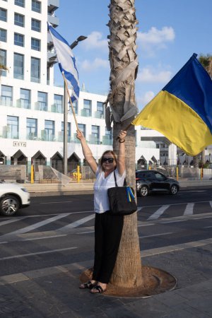 Téléchargez les photos : Tel Aviv, Israël - 20 mars 2022, Manifestation contre l'agression russe en Ukraine - en image libre de droit