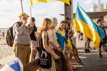 Téléchargez les photos : Tel Aviv, Israël - 20 mars 2022, Manifestation contre l'agression russe en Ukraine - en image libre de droit