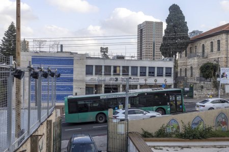 Foto de Haifa, Israel - 10 de enero de 2024, Casas eclécticas en la ciudad baja, una mezcla de eclecticismo árabe y constructivismo. - Imagen libre de derechos