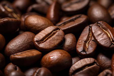 Foto de Primer plano granos de café tostados, se puede utilizar como fondo de productos de café utilizado como un fondo de café o producto de café - Imagen libre de derechos