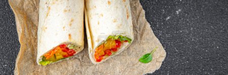 Téléchargez les photos : Tortilla wrap légumes tacos végétarien nourriture burrito veganfajita shawarma légumes pita repas sain nourriture collation sur la table copier espace nourriture arrière-plan rustique vue dessus - en image libre de droit