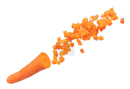 Téléchargez les photos : Carrot fresh full length fly float in Air turn to Cube dice shape. Beta Carotene orange color in Carrot is good health. Natural raw surface of carrot with root. White background isolated, high speed - en image libre de droit
