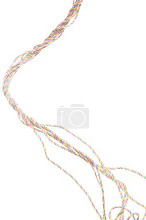 Foto de Tangle Mess Complicated Climbing Rope roll volar en el aire. Cuerda de escalada de seguridad fuerte para pasatiempo deportivo de montaña, necesita equipo de seguridad para bloquear el peso de la cuerda de escalador. Fondo blanco aislado - Imagen libre de derechos
