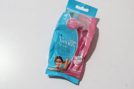Téléchargez les photos : Un paquet de rasoir Gillette Venus - en image libre de droit