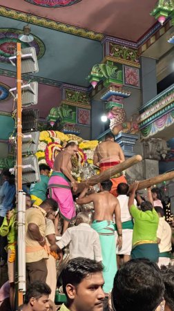 Photo for TAMIL NADU, INDIA - NOVEMBER 26, 2023: people worhsiping sacred Hindu God idol decorated with floral garland, Arunachalesvara Swamy Temple Karthika Deepam Festival at Thiruvannamalai in Tamil Nadu, India - Royalty Free Image