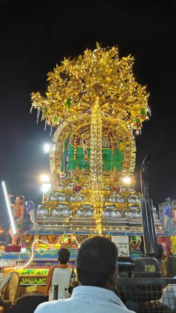 Téléchargez les photos : Arunachalesvara Swamy Temple Karthika Deepam Festival à Thiruvannamalai au Tamil Nadu, Inde - en image libre de droit