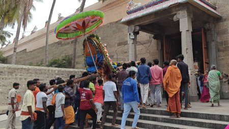 Foto de Arunachalesvara Swamy Temple Karthika Deepam Festival en Thiruvannamalai en Tamil Nadu, India - Imagen libre de derechos