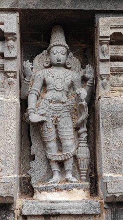 Photo for Sculpture of Hindu god on the wall of ancient temple Arunachaleswara in the Tiruvannamalai, Tamil Nadu, India - Royalty Free Image